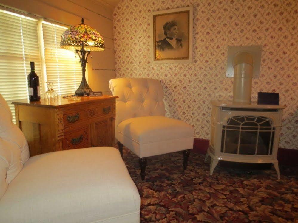 Carriage House Bed & Breakfast Winona Extérieur photo