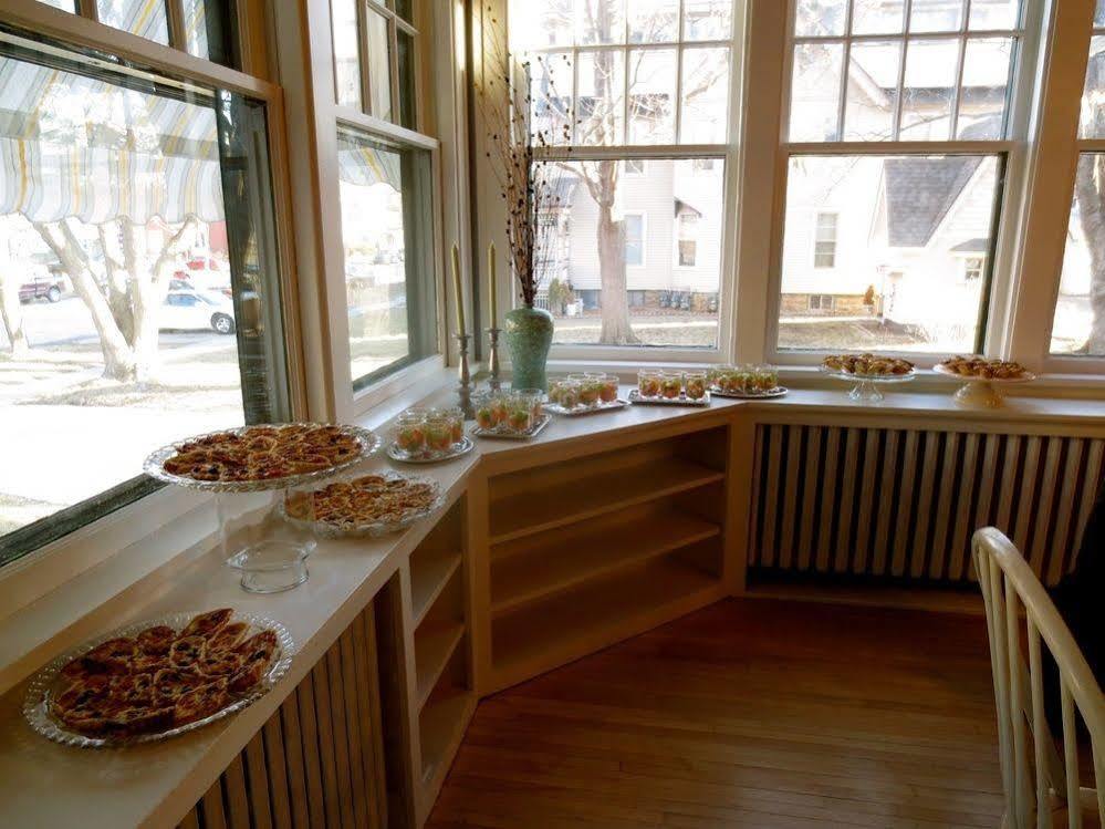 Carriage House Bed & Breakfast Winona Extérieur photo