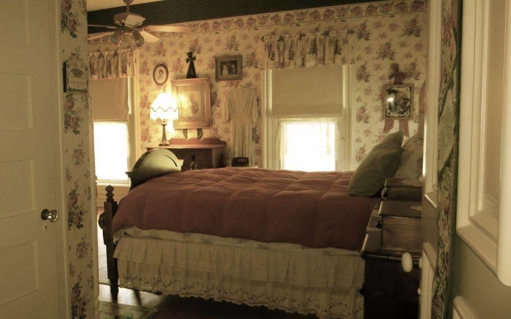 Carriage House Bed & Breakfast Winona Extérieur photo